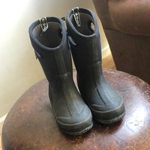 BOGS black winter boot size 10 good used condition lots of life left see photos